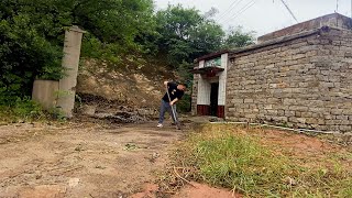 Leaving the City  Divorced Man Renovates Old House Cleans Up Yard and Starts New Life [upl. by Rasaec]