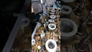 how Engine Head valve lock removed [upl. by Rol]