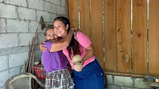 🔵Esta abuelita nos sorprendió regalándonos esta fruta😋🥹 [upl. by Ennayrb460]