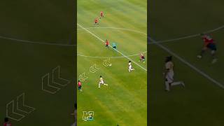 Ooh la passe en profondeur football footballskill footballmagique gardiendebut [upl. by Johnathon]