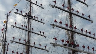 Segelschulschiff Union mit vollbesetzten Masten und Rahen [upl. by Ellenwad66]