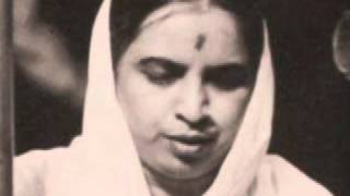 Smt Girija Devi Thumri in Raga Kafi [upl. by Ecydnak]