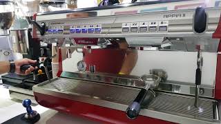 創盛咖啡之nuova SIMONELLI APPIA 2 自動清潔與設定 [upl. by Enimsay]