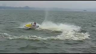 Jet Ski Yamaha 2 tempos XL 700  Manobras  Guarapiraga [upl. by Attem]