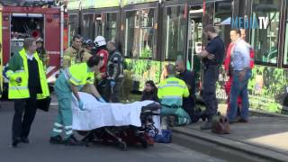 Aanrijding 3 trams op Breeplein eist tientallen gewonden [upl. by Rosemary]