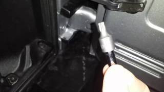 Jeep Tailgate Popping Noise [upl. by Pepita]