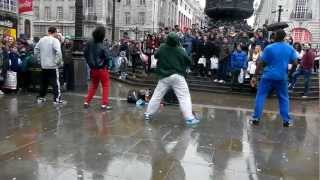 Artisti di strada a Picadilly Circus [upl. by Viviane]