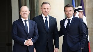 Scholz Macron und Duda diskutieren über Ukrainehilfen und EUAsylkompromiss [upl. by Yrrehc]