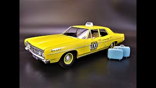 1970 Ford Galaxie 429 Boss Taxi Cab with Luggage 125 Scale Model Kit Build Review AMT1243 AMT [upl. by Mirabella]