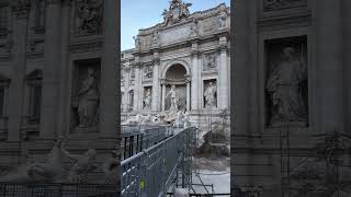 La passerella a Fontana di Trevi [upl. by Anelyak]