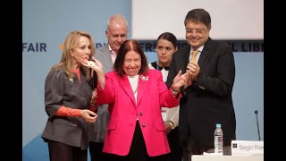 Nélida Piñón y Sergio Ramírez reciben medalla Carlos Fuentes [upl. by Nimad817]