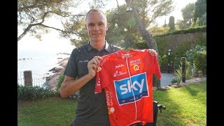 Chris Froome accepts his 2011 Vuelta a España winners jersey [upl. by Codie]