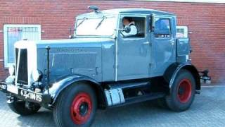 Hanomag Schlepper ST 100 von 1947 im LKW Museum Sittensen [upl. by Aicenet273]