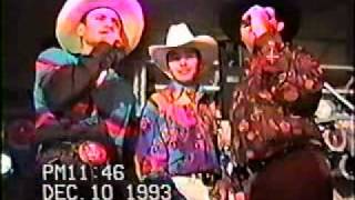 ROBERTO BECHO PEREZ BETO ZAPATA EN BAILE RAINBOW MUSIC 1993 LA CUEVA [upl. by Adnamas]