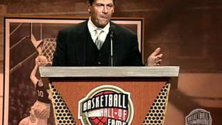 Geno Auriemmas Basketball Hall of Fame Enshrinement Speech [upl. by Eniahpets]