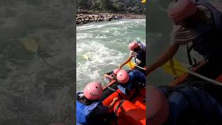 Ladki fall out 🌊👆riverrafting adventuretravel fallout minivlog mountains shivpuri rapid new [upl. by Katee]