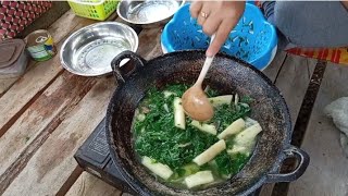 MAKAN TENGAHARI DI KEBUN SAWIT LAUK DAUN UBI DAN BUAH UBIukaisenangkasenang [upl. by Faxon]