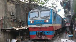 Hanoi train street [upl. by Seni]