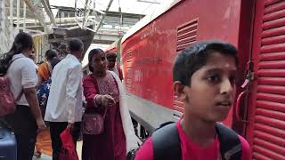 16345 Mumbai LTT Thiruvananthapuram NETRAVATI Express Arrival at Thane [upl. by Deehan]