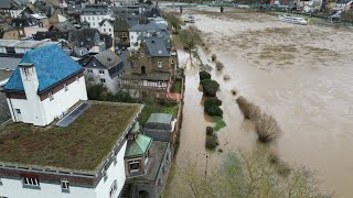 Moselhochwasser steigt auf 820 m an TrabenTrarbach Ürzig Kröv Kinheim Enkirch und Reil [upl. by Gabrielson]