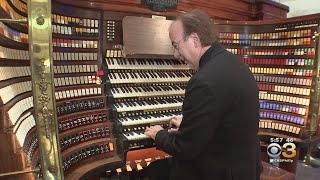 A Look At The Famous Wanamaker Organ At Macys Philadelphia [upl. by Rai812]