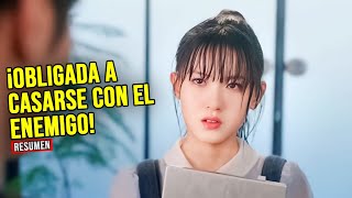 🔥OBLIGADA A CASARSE CON EL PEOR ENEMIGO Y EL CHICO QUE MÁS ODIA  Doramas Resumen [upl. by Akinorev]