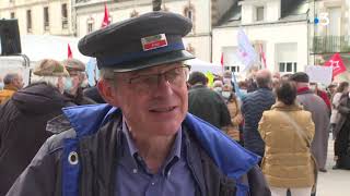 Manifestation à Pontivy pour la réouverture de la ligne ferroviaire entre SaintBrieuc et Auray [upl. by Gilroy647]