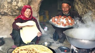 Old lovers Livingin a Cave Like 2000 Years Ago Cave Life  Village life of Afghanistan [upl. by Gnep]