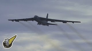 Boeing B52 Stratofortress flyover at Avalon [upl. by Prentiss]