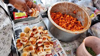 Indias Smallest Pav  Only 3 Rs Spicy Garlic Potato Pav  Indian Street Food [upl. by Nicoline]