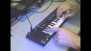 Circuit Bent Yamaha PSS30 Keyboard Synth by freeform delusion [upl. by Fitzger]