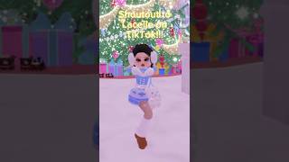 Royale High Christmas Outfit Challenge🎄👗royalehighoutfit fyp christmasoutfitinspo [upl. by Junko]