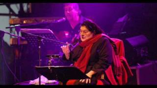 Mercedes Sosa amp Milton Nascimento  Volver a los 17 [upl. by Gabbey]