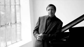 Mozart  Piano Concerto No 11 in F major K 413 Murray Perahia [upl. by Omik]