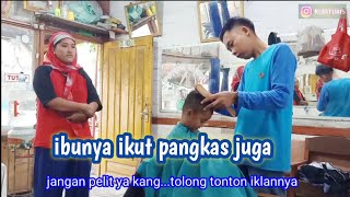 wanita hijab tibatiba iku potong rambut [upl. by Irrek]