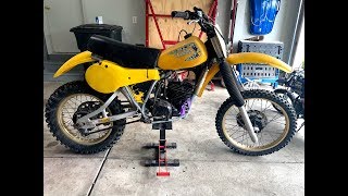 1980 Yamaha YZ250 2 Stroke  Tear Down  Plastics amp Engine [upl. by Lau]