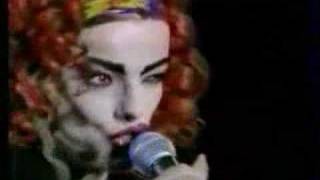 Nina hagen  Aufm bahnhof zoo live [upl. by Alvina]