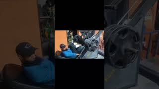 Leg Press trendingsubscribemotivationviralvideo1000subscriber4000watchtimeshortsgymshort [upl. by Bunder280]