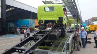 Hino Dutro 130 MDL Loading Car Carrier Karoseri Muncul Diamond Surabaya Car Carier Surabaya KMDI [upl. by Mayworm405]