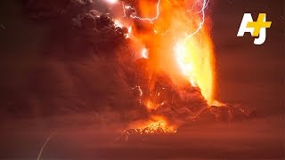 Amazing Footage Shows Chiles Calbuco Volcano Eruption [upl. by Adnorrahs40]