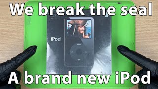 Opening a brand new iPod Video [upl. by Ednew]