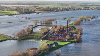 Hoogwater in de Nederrijn ter hoogte van Renkum 2e kerstdag 2023 [upl. by Ynneg770]