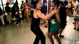 Salsa Dancers Nery Garcia amp Ranjani Venkatesan Social Dancing at Goa India 2014 [upl. by Lacee135]