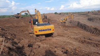 excavator komatsu is working and Truck [upl. by Barret368]