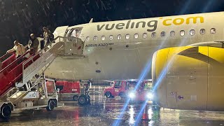 Night take off from Paris Charles de Gaulle Vueling Airbus A320NEO [upl. by Abbot]