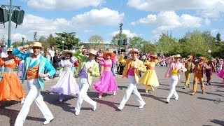 Disneys Spring Promenade  Central Plaza  Promenade Printanière  Disneyland Paris [upl. by Doxia]