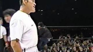 Antonio Inoki slaps everyone  Inoki BomBaYe 2000 [upl. by Abibah]