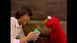 Sesame Street Episode 1475 Street Scenes Elmo learns SpanishOscar’s lunch 1980 [upl. by Grae514]