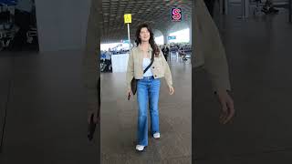 Sangeeta Bijlani Looks Gorgeous As Ever Strikes A Few Poses At The Departure Gate [upl. by Samot173]