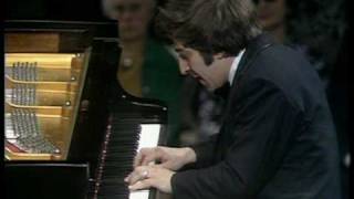 Ashkenazy plays Beethoven Piano Concerto No 3 33 [upl. by Erida115]